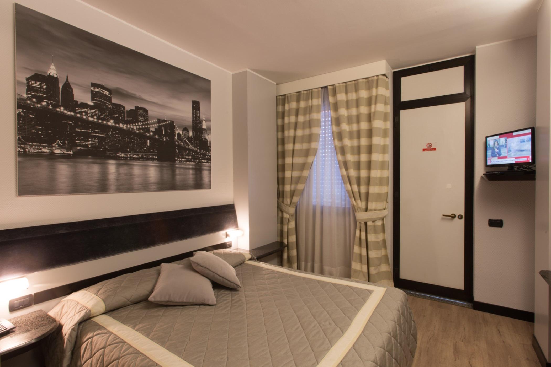 แอร์พอร์ต โฮเต็ล มัลเปนซา Hotel Lonate Pozzolo ภายนอก รูปภาพ